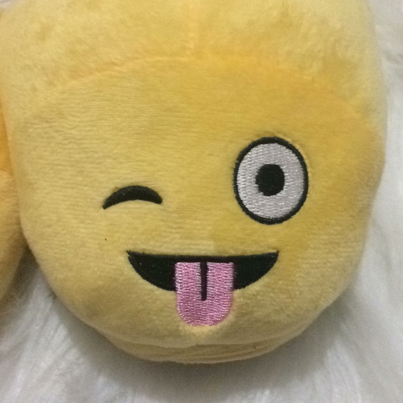 Kids Emoji Slippers - Picture 2 of 4